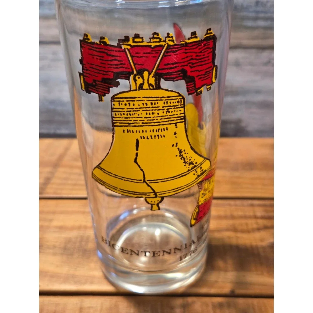 Vintage 1776-1976 Bicentennial Celebration Liberty Bell‎ Glass Tumbler Americana